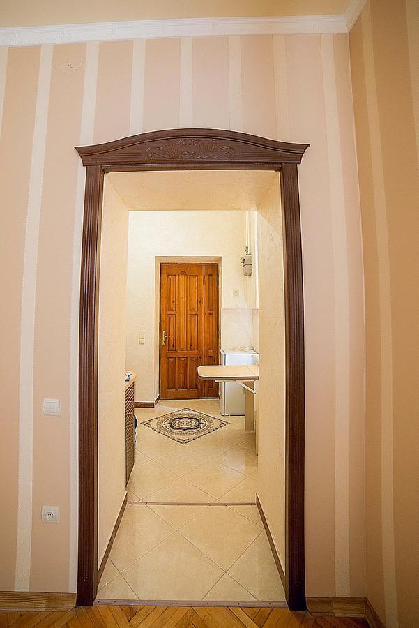 Apartment On Horodotska Street 리비프 외부 사진